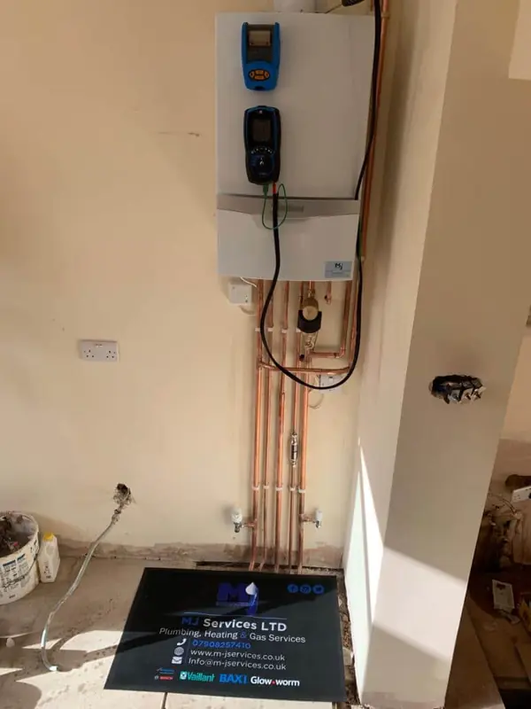Analyser connected to a boiler during a service